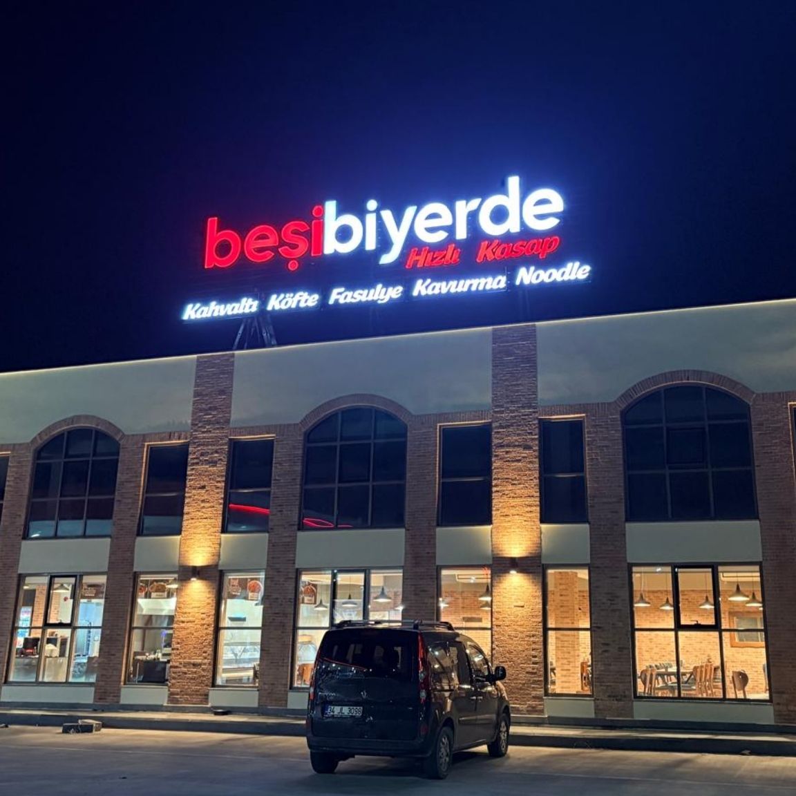 Beşibiyerde Çatı Tabelası